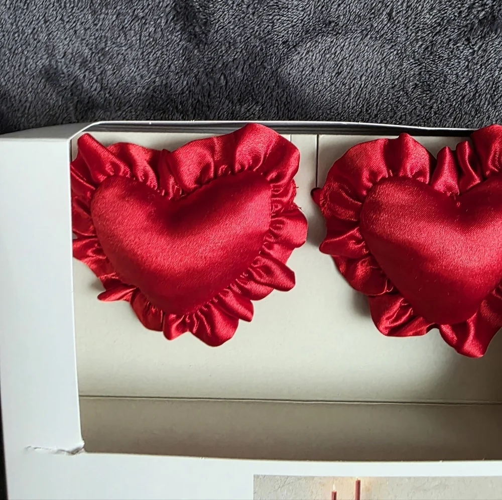NWT Threshold Target 2026 Valentine's Day Red raffled satin Heart Garland 72in
